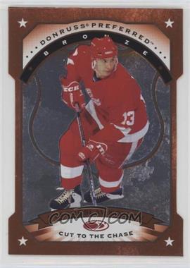 1997-98 Donruss Preferred - [Base] - Cut to the Chase #134 - Bronze - Vyacheslav Kozlov