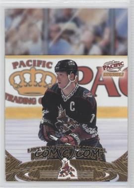 1997-98 Pacific Invincible - Off The Glass #16 - Keith Tkachuk