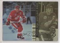 Steve Yzerman [EX to NM]