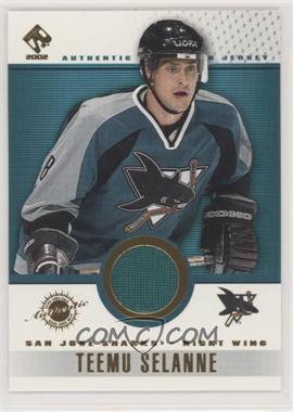 2001-02 Pacific Private Stock - Game-Used Gear #92 - Teemu Selanne