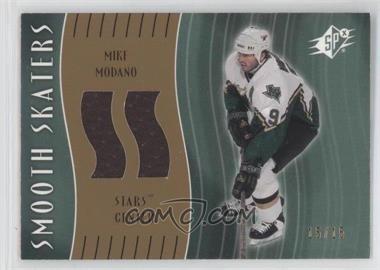 2002-03 SPx - Smooth Skaters - Gold #SS-MM - Mike Modano /15