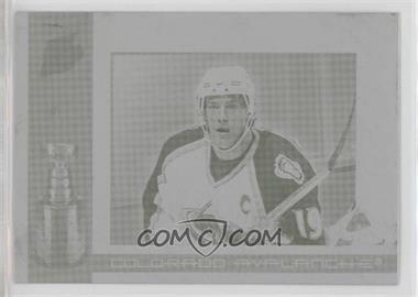 2003-04 Pacific Quest for the Cup - [Base] - Printing Plate Yellow #26 - Joe Sakic /1