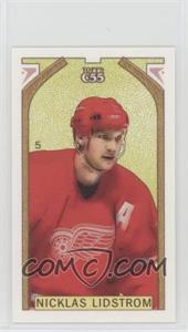 2003-04 Topps C55 - [Base] - Mini O' Canada Back Red #5 - Nicklas Lidstrom