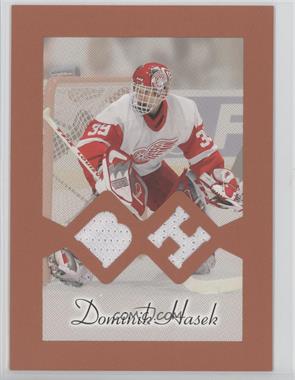 2003-04 Upper Deck Bee Hive - Oversized Box Topper Jerseys #BH-6 - Dominik Hasek