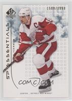 SP Essentials - Steve Yzerman #/1,999