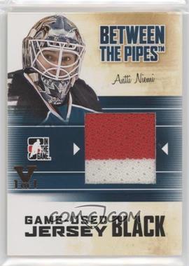 2010-11 In the Game Between the Pipes - Game-Used - Black Jersey ITG Vault Copper #M-01 - Antti Niemi /1