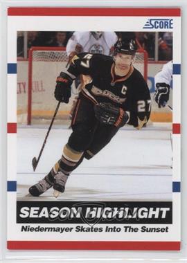 2010-11 Score - [Base] #35 - Season Highlight - Niedermayer Skates Into The Sunset