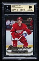 Young Guns - Dylan Larkin [BGS 10 PRISTINE]