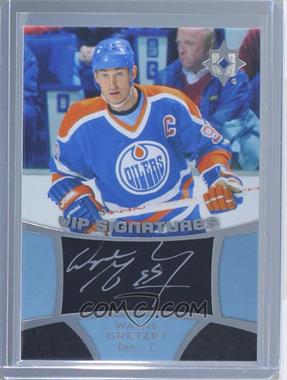 2015-16 Upper Deck Ultimate Collection - QUEST Achievement VIP Signatures #VIPS-WG - Tier 2 - Wayne Gretzky