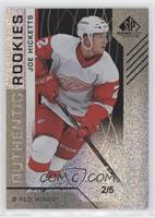 Authentic Rookies - Joe Hicketts #/5