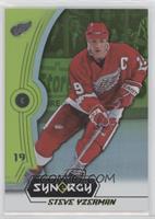 Legends - Steve Yzerman [EX to NM]