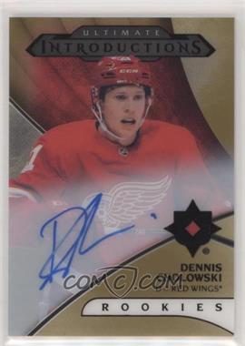2018-19 Upper Deck Ultimate Collection - Ultimate Introductions - Gold #UI-3 - Autographs - Dennis Cholowski