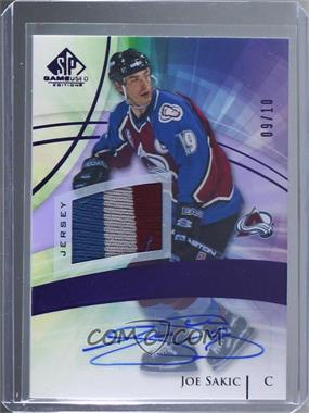 2020-21 Upper Deck SP Game Used - [Base] - Purple Auto Jersey #114 - Legends - Joe Sakic /10