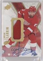 Dylan Larkin #/25