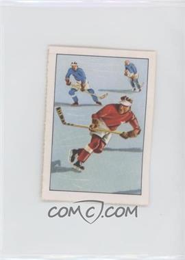 1936-37 Nestle Sport - [Base] #12-3 - Eishockey - L'avant vient de trier au but