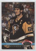 Mario Lemieux (Takes 3rd Ross Trophy) [EX to NM]