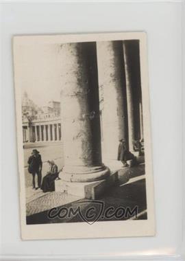 1929 Cavanders Army Club Peeps into Many Lands Series 3 - Tobacco [Base] #3R - St. Peter's, Rome (Right)