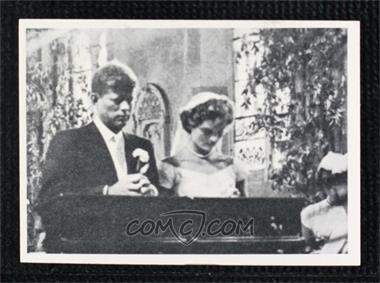 1964 Topps The Story of John F. Kennedy - [Base] #60 - John F. Kennedy, Jacqueline Kennedy