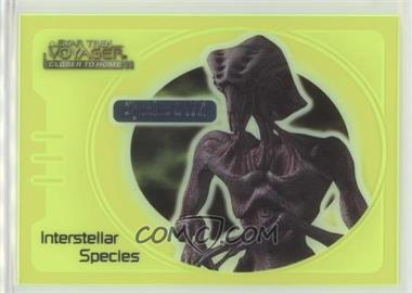 1999 Skybox Star Trek Voyager: Closer to Home - Interstellar Species Glow - Green #IS3 - Species 8472