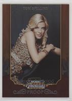 Tori Spelling #/100