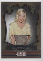 Tori Spelling #/100