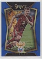 Alan Dzagoev (Ball Back Photo Variation) #/299