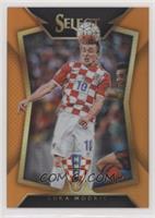 Luka Modric (Ball Back Photo Variation) #/149