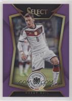 Mesut Ozil (Ball Back Photo Variation) #/99