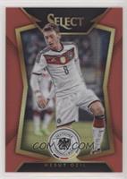 Mesut Ozil (Ball Back Photo Variation) #/199