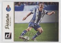 Maxi Pereira #/49