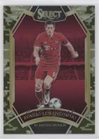 Field Level - Robert Lewandowski #/20