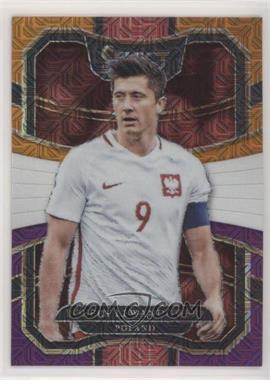 2017-18 Panini Select - [Base] - Multi-Color Prizm #30 - Terrace - Robert Lewandowski