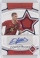 Dennis Praet #/25