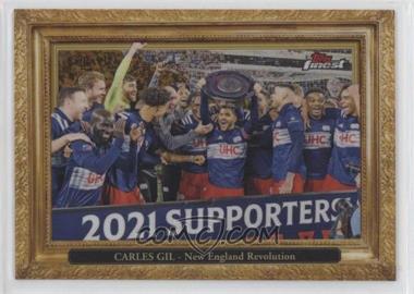 2022 Topps Finest MLS - PITCHuresque - Gold Refractor #P-1 - Carles Gil /50